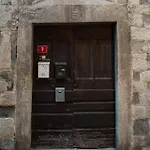 Saint Roch Square Seven